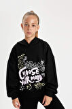 DeFacto Kız Çocuk Siyah Oversize Geniş Kalıp Kapüşonlu Baskılı Sweatshirt D0614A824AUBK81