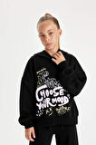 DeFacto Kız Çocuk Siyah Oversize Geniş Kalıp Kapüşonlu Baskılı Sweatshirt D0614A824AUBK81