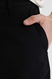 DeFacto Regular Fit Gabardin Bermuda Şort C7684AX24SMBK81