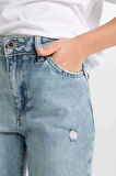 DeFacto Kız Çocuk Mom Fit Yırtık Detaylı Dar Paça Jean Pantolon D3524A824WNNM28