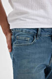 DeFacto Pedro Slim Fit Dar Kalıp Normal Bel Dar Paça Jean Pantolon D6469AX24AUNM29
