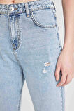 DeFacto Lina Mom Fit Yıkamalı Jean Pantolon Yırtık Detaylı Yüksek Bel Bilek Boy C7615AX24AUNM39