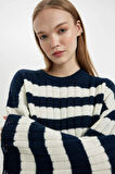 DeFacto Regular Fit Çizgili Bisiklet Yaka Crop Triko Kazak A8152AX24WNNV135