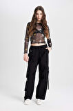 DeFacto Coool Wide Leg Kışlık Gabardin Pantolon Geniş Paça Normal Bel Basic Düz Bağcıklı Kargo Cepli B1205AX24AUBK27