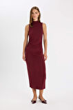 DeFacto Bodycon Vücuda Oturan Basic Düz Yarım Balıkçı Yaka Kolsuz Maxi Bordo Elbise D5067AX24AUBR194
