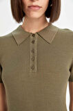 DeFacto Fitted Vücuda Oturan Polo Yaka Basic Düz Kısa Kollu Mini Triko Elbise D8718AX24AUKH260