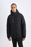 DeFactoFit Şişme Mont Su İtici Slim Fit Dar Kesim Kapüşonlu Fermuarlı Cepli A3519AX24WNBK81