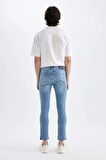 DeFacto Pedro Slim Fit Dar Kalıp Normal Bel Dar Paça Jean Pantolon D1832AX24SMNM39