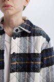 DeFacto Erkek Çocuk Oversize Geniş Kalıp Polo Yaka Flanel Çıtçıt Kapamalı Uzun Kollu Gömlek Ceket C6631A825SPNV256