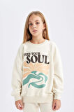 DeFacto Kız Çocuk Oversize Geniş Kalıp Bisiklet Yaka Baskılı Sweatshirt D2880A824WNBG734