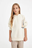 DeFacto Kız Çocuk Oversize Geniş Kalıp Sırt Baskılı Kapüşonlu Sweatshirt D2881A824WNER233