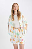 DeFacto Coool Oversize Fit Desenli Pijama Yaka Kısa Kollu Gömlek D5117AX24HSWT34