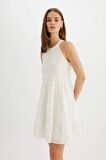 DeFacto A Kesim Halter Yaka Brode Kolsuz Mini Elbise D4400AX24HSWT32