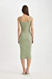 DeFacto Bodycon Vücuda Oturan Basic Düz Kare Yaka Fitilli Kaşkorse Kolsuz Midi Elbise Z7577AZ24SMGN701