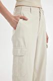 DeFacto Gabardin Pantolon Wide Leg Geniş Bol Paça Kargo Cepli Normal Bel Basic Düz Standart Boy C5974AX24SPBG802