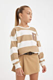 DeFacto Kız Çocuk Relax Fit Bisiklet Yaka Nakışlı Sweatshirt D3862A824AUBG739