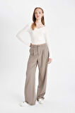 DeFacto Wide Leg Klasik Kumaş Pantolon Geniş Bol Paça Basic Düz Çift Cepli Yüksek Bel Standart Boy D4360AX24AUBN545