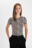 DeFacto Slim Fit Dar Kesim Bisiklet Yaka Leopar Desenli Kısa Kollu Tişört D4965AX24AUBK81