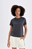 DeFactoFit Crop Bisiklet Yaka Sporcu Modal Kısa Kollu Tişört D1280AX24HSAR231