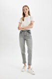 DeFacto Comfort Mom Fit Rahat Kalıp Yüksek Bel Bilek Boy Jean Yıkamalı Pantolon D4304AX24AUNM55
