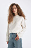 Kadın Oversize Fit Geniş Kalıp Yarım Balıkçı Yaka Uzun Triko Kazak