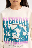 DeFacto Kız Çocuk Relax Fit Bisiklet Yaka Baskılı Sweatshirt D7055A824WNER99