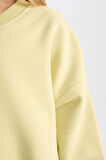 DeFacto Kız Çocuk Cropped Fit V Yaka Basic Düz Sweatshirt D7047A824WNGN659