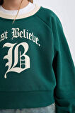 DeFacto Kız Çocuk Relax Fit Bisiklet Yaka Baskılı İçi Yumuşak Tüylü Sweatshirt D7042A824WNGN1116