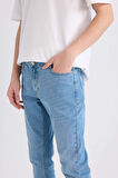 DeFacto Pedro Slim Fit Dar Kalıp Normal Bel Dar Paça Jean Pantolon D8583AX25SPNM39