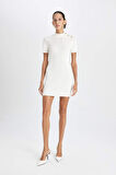 DeFacto Fitted Yarım Balıkçı Yaka Basic Düz Düğmeli Ribana Beyaz Mini Elbise D3455AX24AUER105