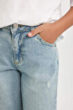 DeFacto Kız Çocuk Straight Fit Yırtık Detaylı Düz Paça Cepli Jean Pantolon D3370A824WNNM28