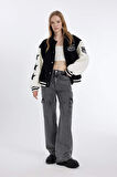 DeFacto Coool Oversize Geniş Kalıp Pelüş Bomber Mont Ceket Polo Yaka Nakışlı Çıtçıtlı Cepli C8001AX24WNBK81