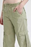 DeFacto Gabardin Pantolon Wide Leg Geniş Bol Paça Kargo Cepli Esnek Belli Düğmeli Standart Boy B7512AX24SPGN1156