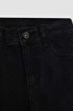 DeFacto Erkek Çocuk Slim Fit Dar Kesim Düz Paça Cepli Siyah Jean Pantolon C3683A824AUNM40