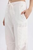 DeFacto Coool Paraşüt Gabardin Pantolon Beli Bağcıklı Cepli Geniş Bol Paça A6975AX24SMWT32