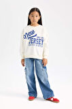 DeFacto Kız Çocuk Relax Fit Bisiklet Yaka Baskılı Sweatshirt D6615A824AUER99