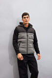 DeFacto Slim Fit Cepli Yelek Dar Kesim Renk Bloklu Kapüşonlu Fermuarlı C5025AX24WNBK27