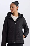 DeFactoFit Su İtici Regular Fit Kapüşonlu Fermuarlı Mont D6085AX25SPBK81