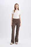 DeFacto Flare Fit Leopar Desenli Düz Paça Uzun Boy Pantolon D7452AX24AUBG655