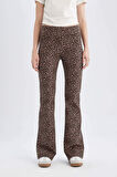 DeFacto Flare Fit Leopar Desenli Düz Paça Uzun Boy Pantolon D7452AX24AUBG655