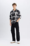DeFacto Relax Fit Waffle Kareli Oduncu Flanel Pamuklu Uzun Kollu Gömlek Z0639AZ24AUBK81