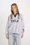 DeFacto Yale University Oversize Geniş Kalıp Polo Yaka Baskılı Kalın Sweatshirt D7001AX24WNGR256