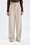 DeFacto Klasik Pantolon Wide Leg Geniş Bol Paça Fleto Cepli Yüksek Bel Standart Boy Basic Düz D8150AX24AUBG738