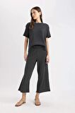DeFacto Wide Leg Geniş Bol Paça Normal Bel Bürümcük Kapri Pantolon C4329AX24SPBK81