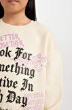 DeFacto Kız Çocuk Relax Fit Bisiklet Yaka Baskılı Sweatshirt D4387A824WNER99