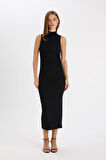 DeFacto Bodycon Vücudu Saran Basic Düz Yarım Balıkçı Yaka Kolsuz Maxi Siyah Elbise D5067AX24AUBK81