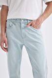 Slim Tapered Fit Dar Kalıp Normal Bel Daralan Paça Jean Pantolon