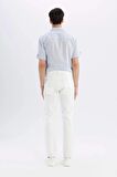 DeFacto Pedro Slim Fit Dar Kalıp Normal Bel Dar Paça Beyaz Jean Pantolon D1977AX24SMWT34