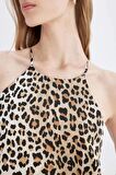 DeFacto Halter Yaka Leopar Desenli Yırtmaçlı Saten Maxi Elbise D1165AX24SMER103