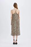 DeFacto Halter Yaka Leopar Desenli Yırtmaçlı Saten Maxi Elbise D1165AX24SMER103